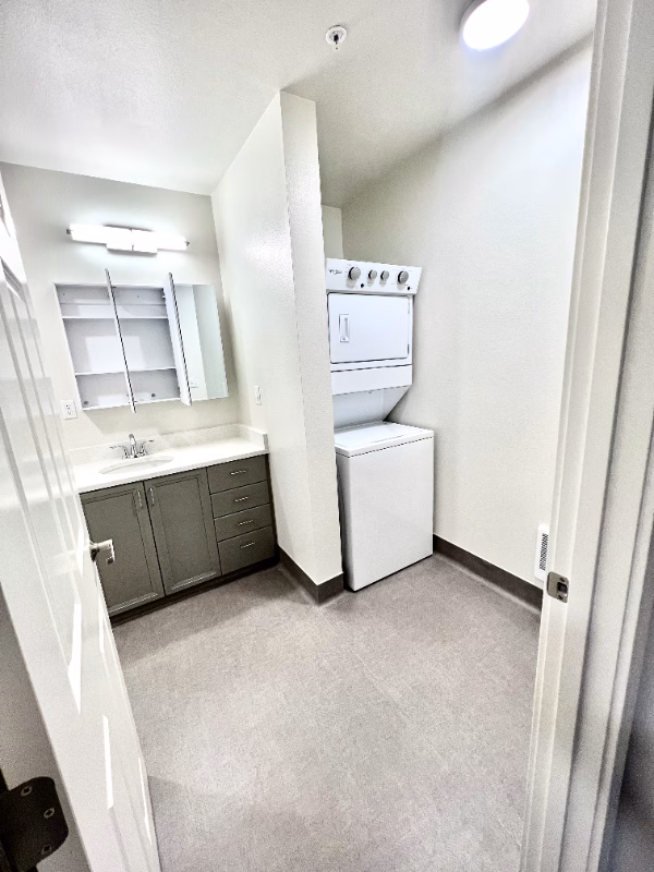2330 Yakima Ct Tacoma, WA 98405 photo 4