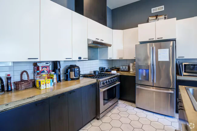 19 Cottage Ave Coliving photo 3