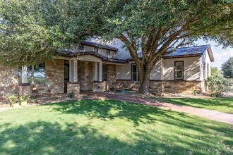 1124 County Rd 301 Elgin, TX 78621 photo 3