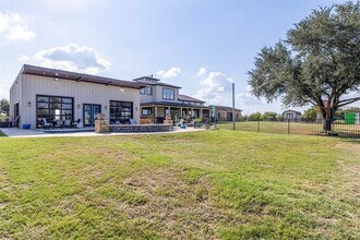 1124 County Rd 301 Elgin, TX 78621 photo 4