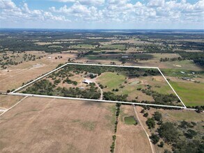 1124 County Rd 301 Elgin, TX 78621 photo 2