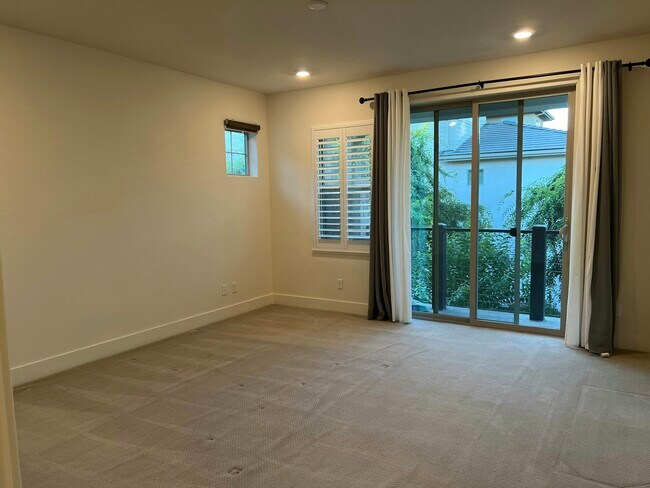 5706 Mulholland Ave Dublin, CA 94568 photo 3