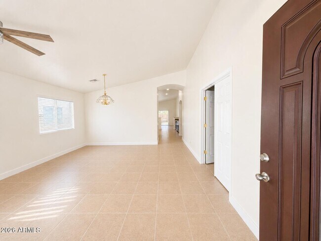 43250 W Estrada St Maricopa, AZ 85138 photo 3