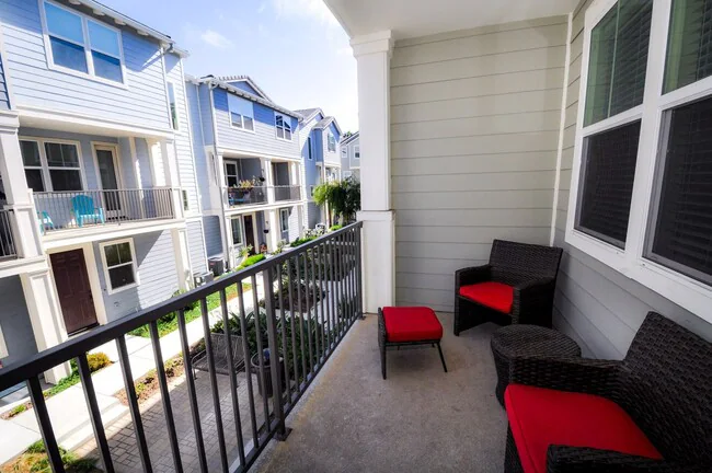 503 Hummingbird Ln Imperial Beach, CA 91932 photo 2