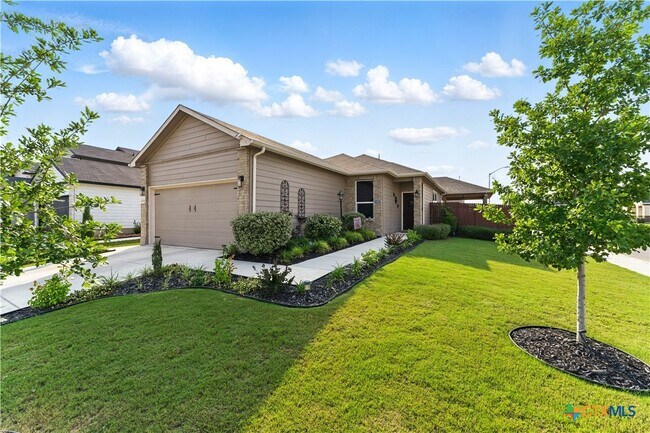 304 Dakota Crk New Braunfels, TX 78130 photo 2