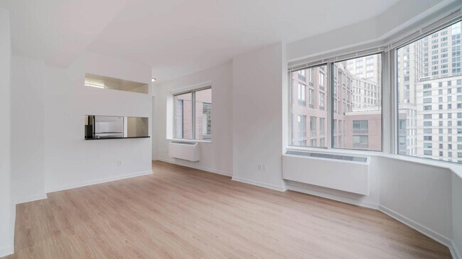 180 Riverside Blvd New York, NY 10069 photo 4