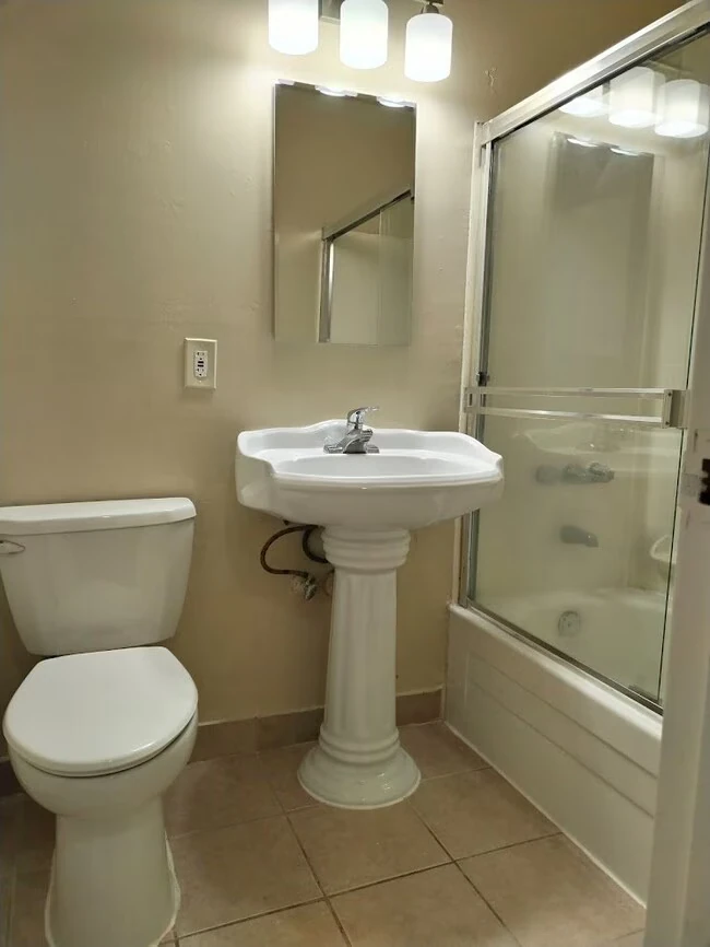 1130 Yuba Ave San Pablo, CA 94806 photo 4
