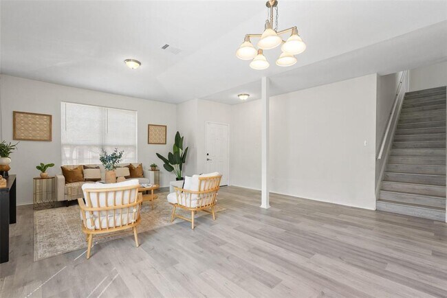 11853 Gaelic Dr Austin, TX 78754 photo 2