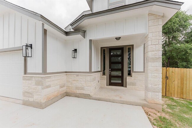 122 Kikipua, Bastrop, TX 78602 photo 2