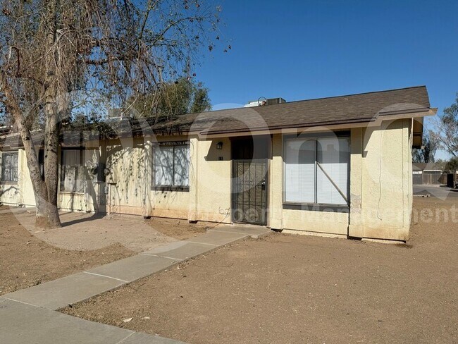 3120 N 67th Ln Phoenix, AZ 85033