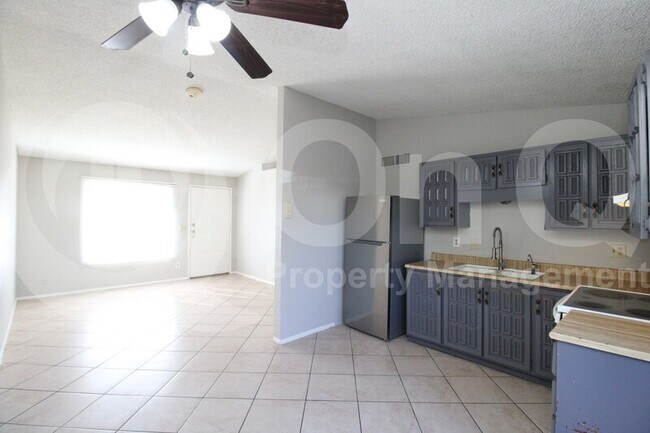 3120 N 67th Ln Phoenix, AZ 85033 photo 4
