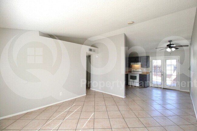3120 N 67th Ln Phoenix, AZ 85033 photo 5