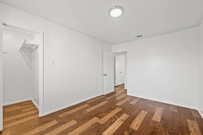 6913 Wentworth Drive, Austin, TX 78724 photo 4