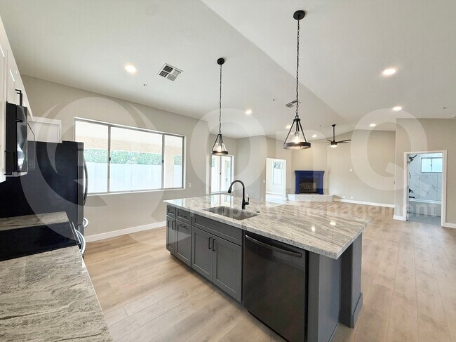 8107 E Vía De Dorado Scottsdale, AZ 85258 photo 4