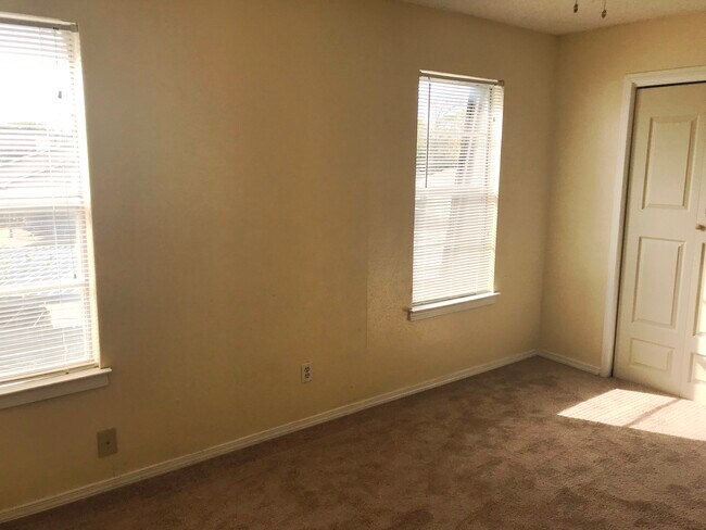 2742 Street George Place, Arlington, TX 76015 photo 3