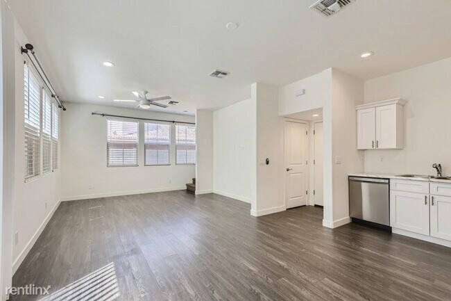 3218 W Glendale Ave Phoenix, AZ 85051 photo 5