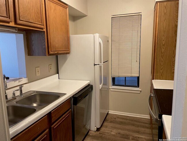 4212 Medical Dr San Antonio, TX 78229 photo 5