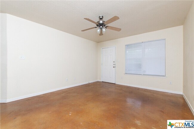 211 W Arlo Rd Harker Heights, TX 76548 photo 2