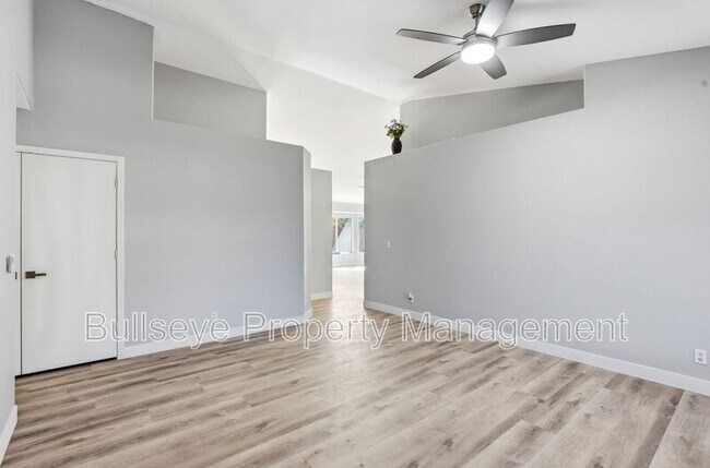 2163 S Tucana Ln Gilbert, AZ 85295 photo 4