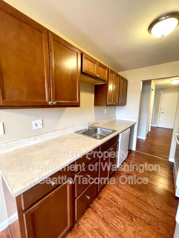 7919 35th Ave SW Seattle, WA 98126 photo 2