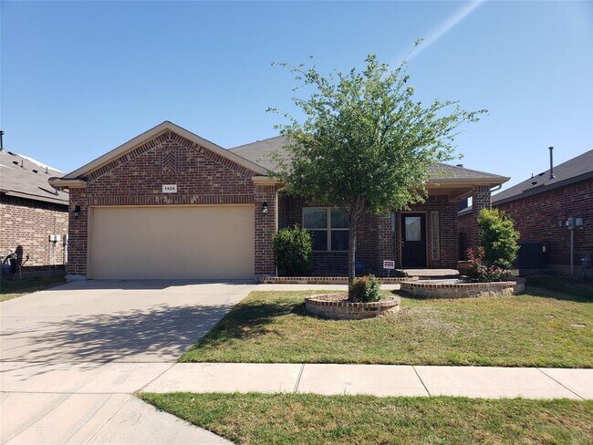 1924 Velarde Rd Fort Worth, TX 76131 photo 4