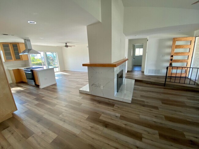3256 Carr Dr Oceanside, CA 92056 photo 3