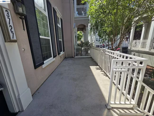 3727 Whitworth Dr Dublin, CA 94568 photo 2