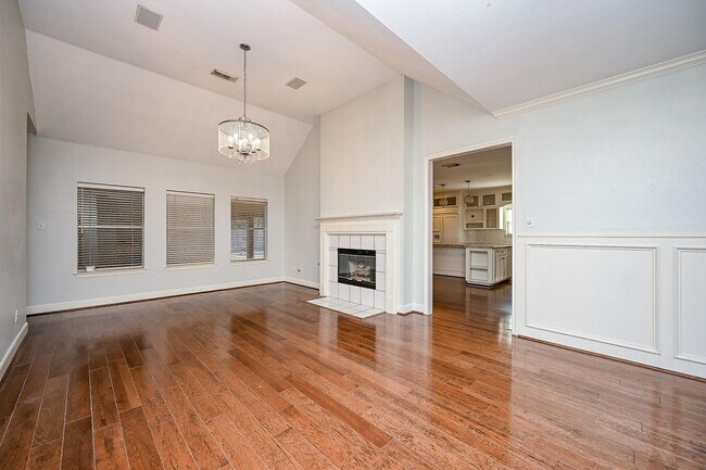 6511 Mesa Vista Court, Houston, TX 77083 photo 4