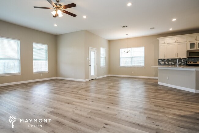 721 Shady Meadow Ln photo 3
