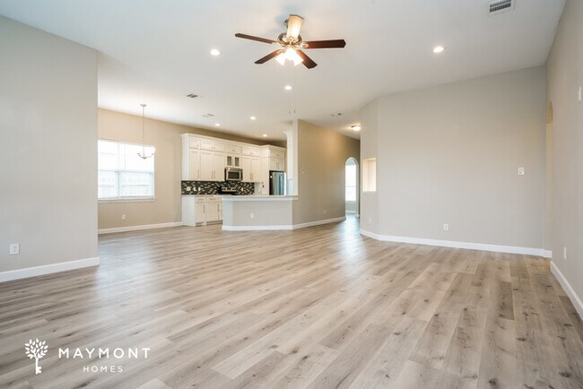 721 Shady Meadow Ln photo 4