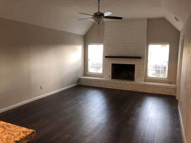 3705 W Pioneer Pkwy Arlington, TX 76013 photo 3