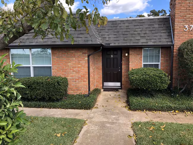 3705 W Pioneer Pkwy Arlington, TX 76013 photo 2