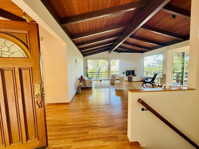 760 La Mesa Dr Menlo Park, CA 94028 photo 4