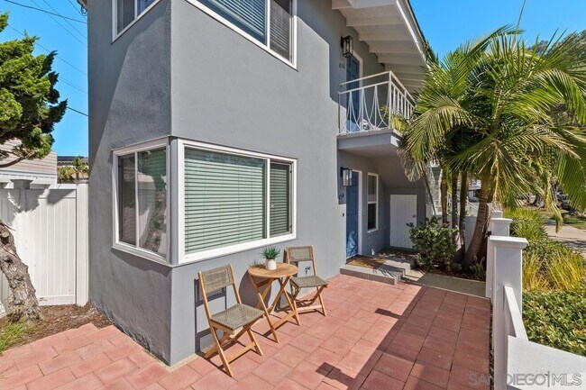854 Olive Ave Coronado, CA 92118 photo 4