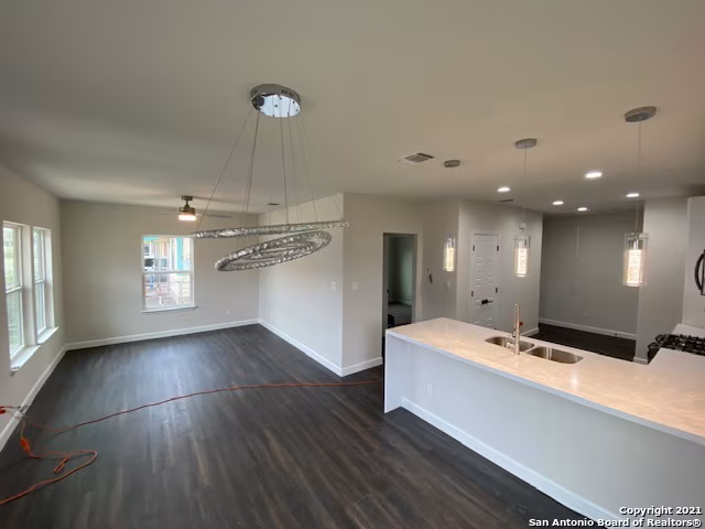 716 Florida St San Antonio, TX 78210 photo 2