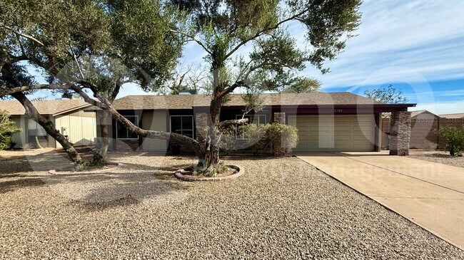 5749 S Farmer Ave Tempe, AZ 85283 photo 3