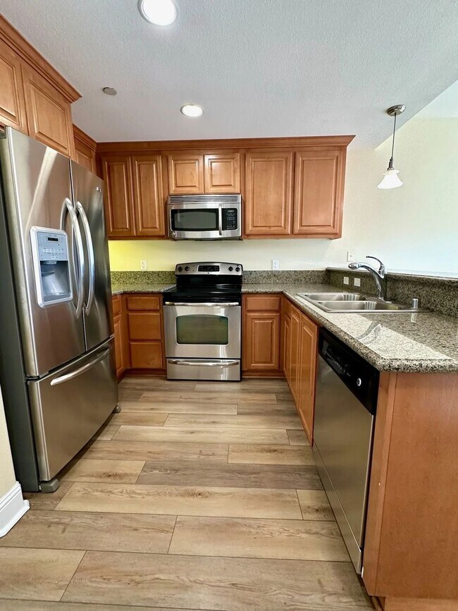 7680 Monterey Rd Gilroy, CA 95020 photo 2