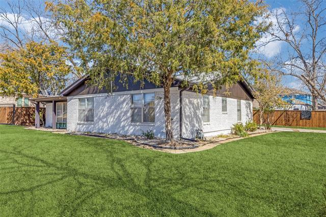 7933 Joreen Drive, North Richland Hills, TX 76180 photo 2