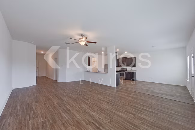 946 Shady Brk New Braunfels, TX 78132 photo 4