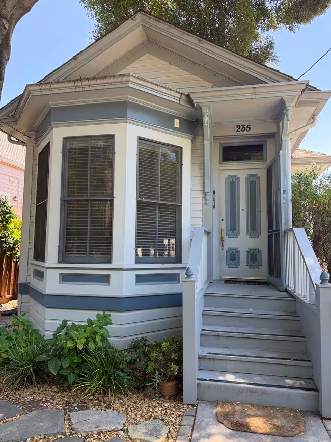 235 Union St Santa Cruz, CA 95060 photo 2