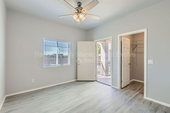 7010 N 80th Ave Glendale, AZ 85303 photo 4