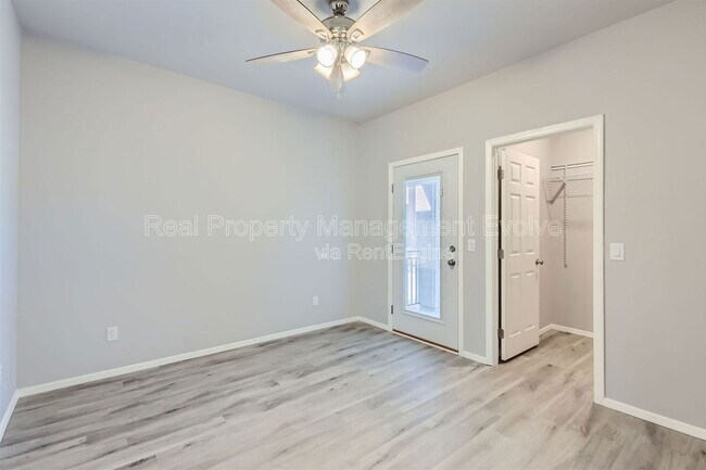 7010 N 80th Ave Glendale, AZ 85303 photo 3