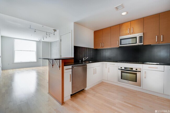 The Montgomery photo 5