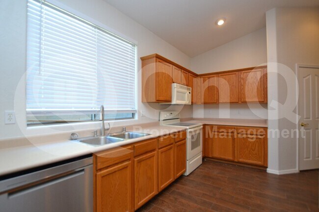 3176 East Kingbird Place, Chandler, AZ 85286 photo 3