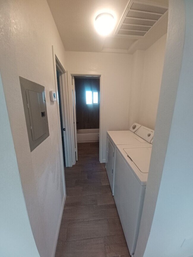 2033 W Madison St Phoenix, AZ 85009 photo 3