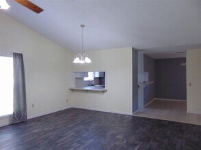 336 Olympia Fields St Meadowlakes, TX 78654 photo 3