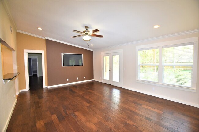 13107 Stillforest St Austin, TX 78729 photo 4