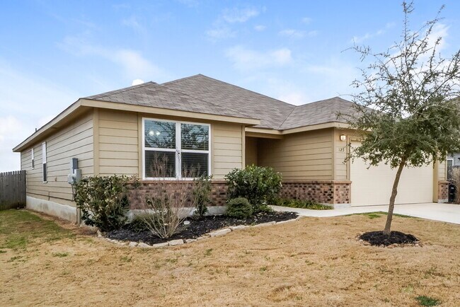 123 Fabarm Ln New Braunfels, TX 78130 photo 3