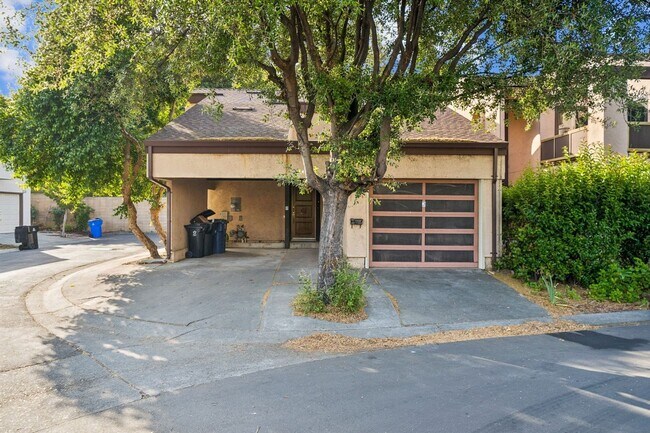 Charming 2BR House in Fremont photo 2