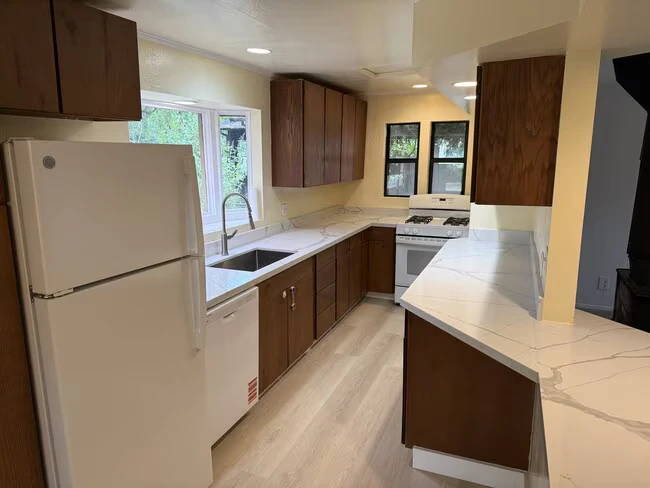 120 Bloomfield Rd Sebastopol, CA 95472 photo 2